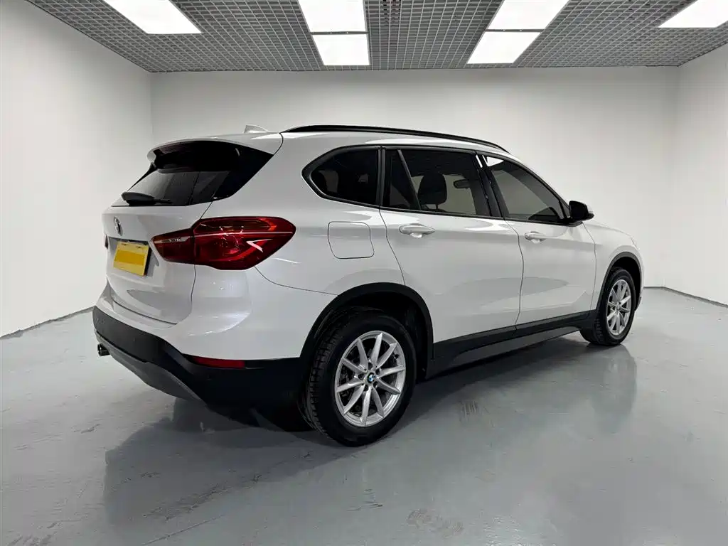BMW X1 2019 sDrive18Li Fashion Model фото 6