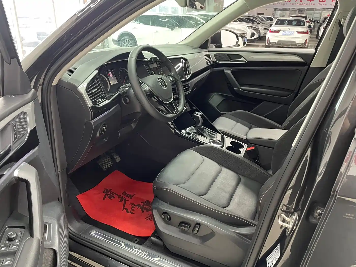 Volkswagen Tayron 2022 280TSI 2WD Luxury Smart Connect Edition фото 8
