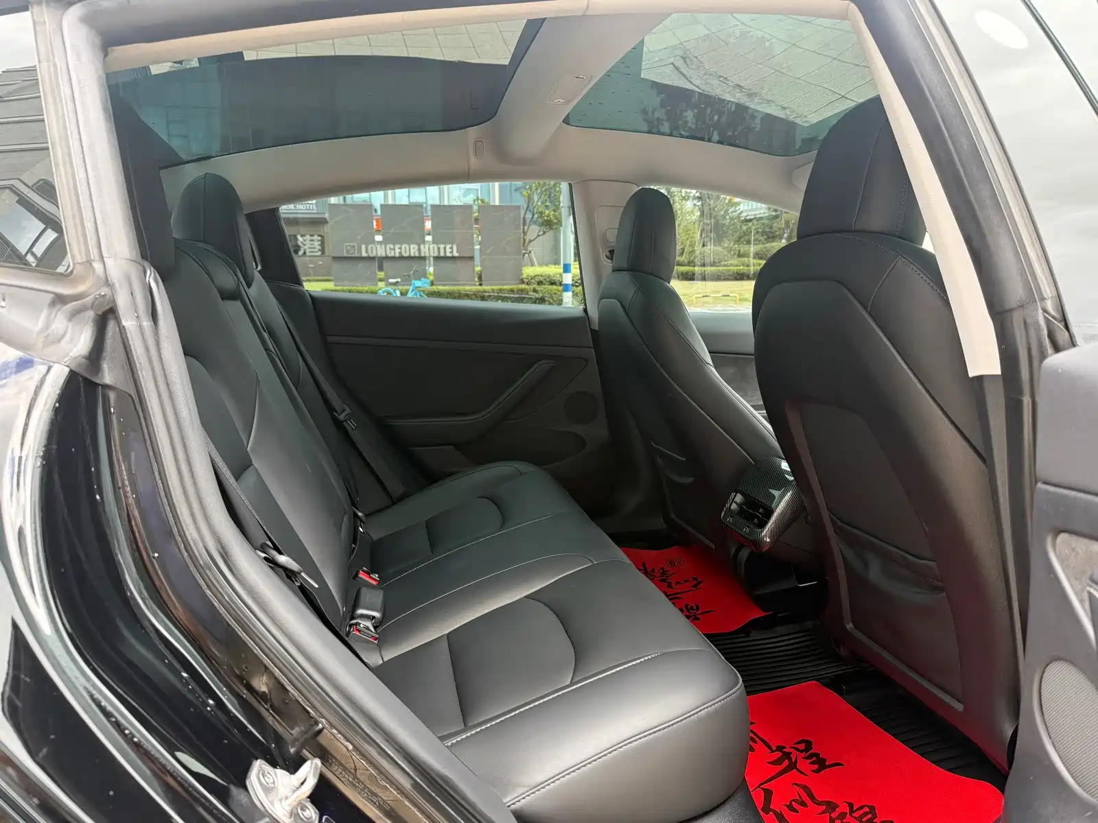 Фото 8 - Tesla Model 3