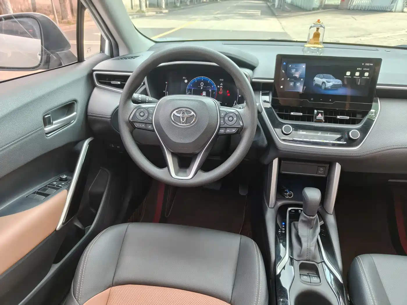 Toyota Frontlander 2023 2.0L CVT Sport Edition фото 15