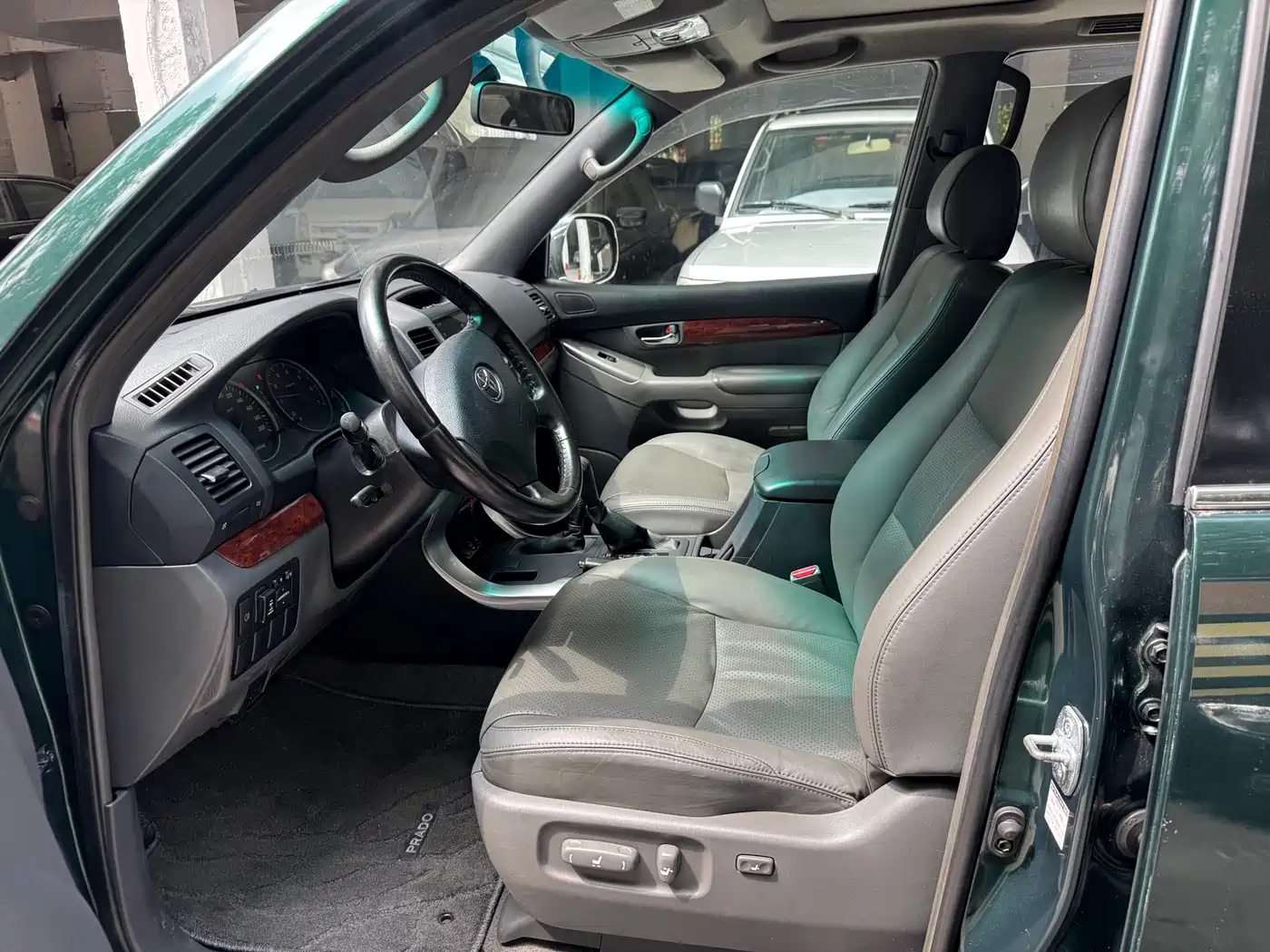 Toyota Prado 2005 Model 4.0L Automatic GX Luxury Edition фото 8