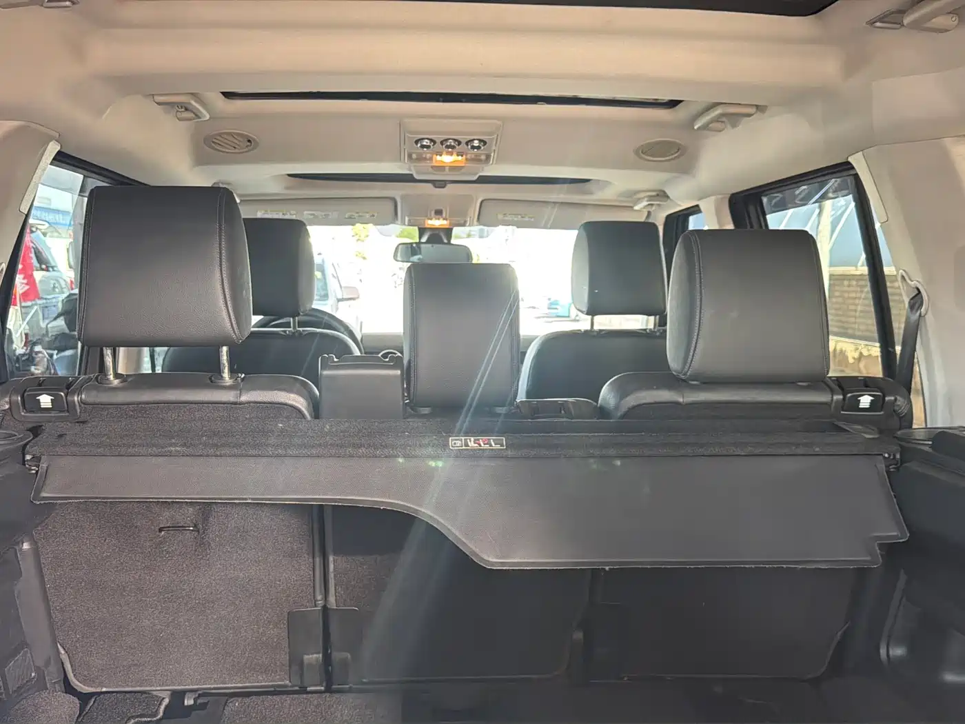 Land Rover Discovery 2011 4.0 V6 HSE фото 8