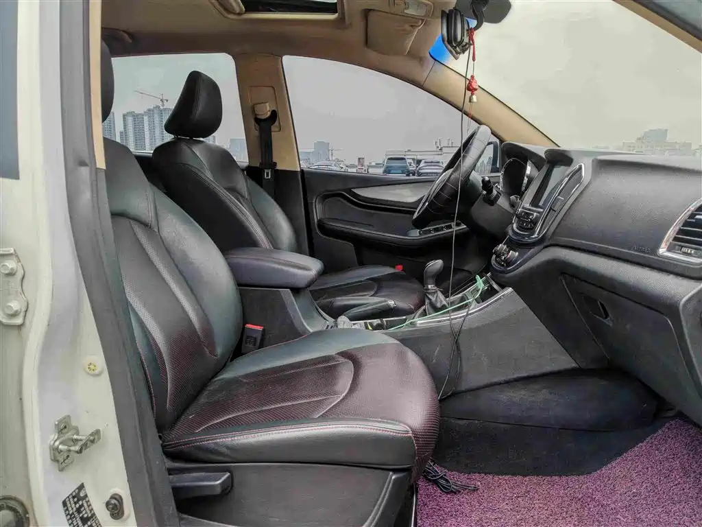 Фото 8 - Baojun 560