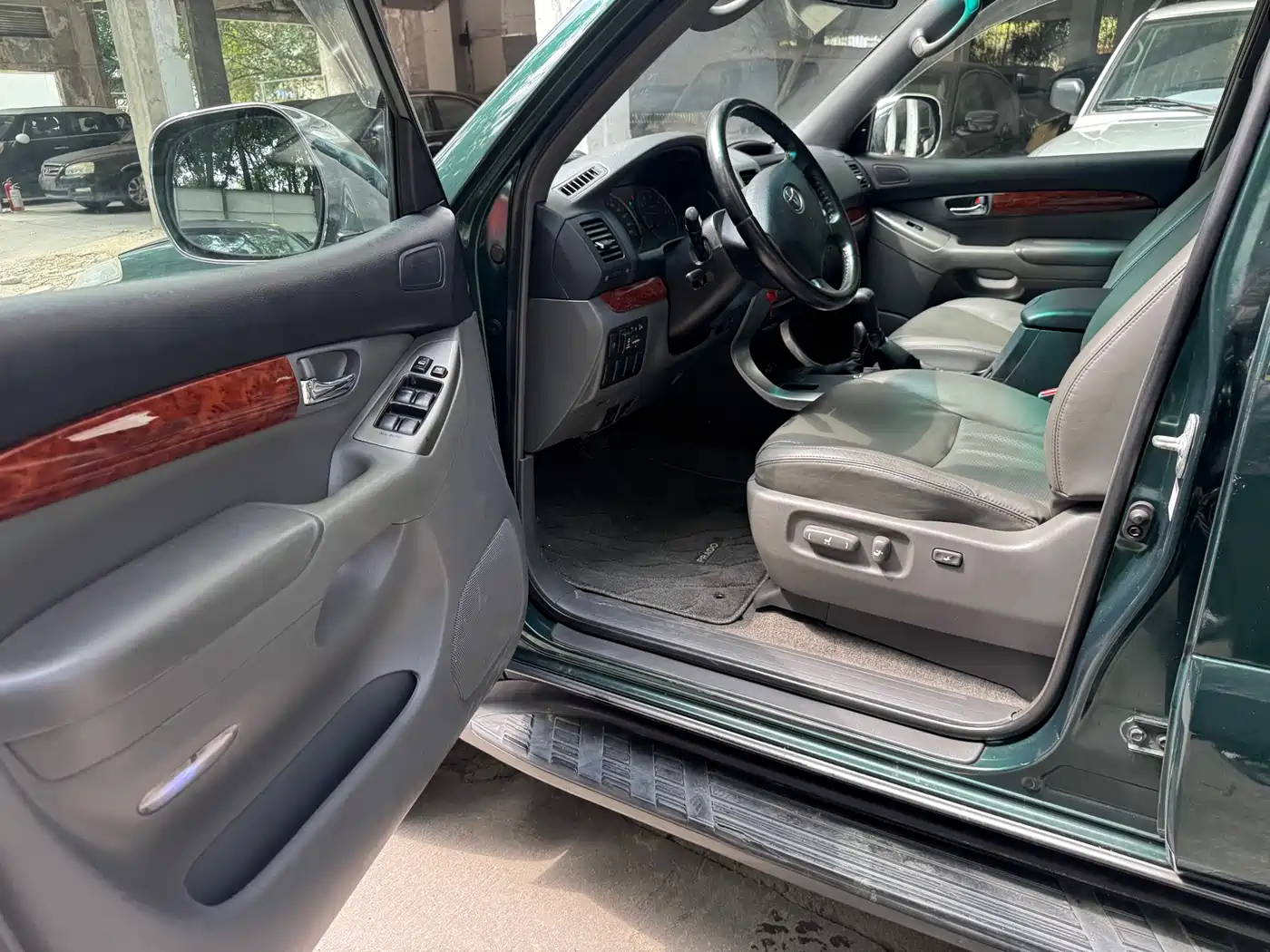 Toyota Prado 2005 Model 4.0L Automatic GX Luxury Edition фото 9
