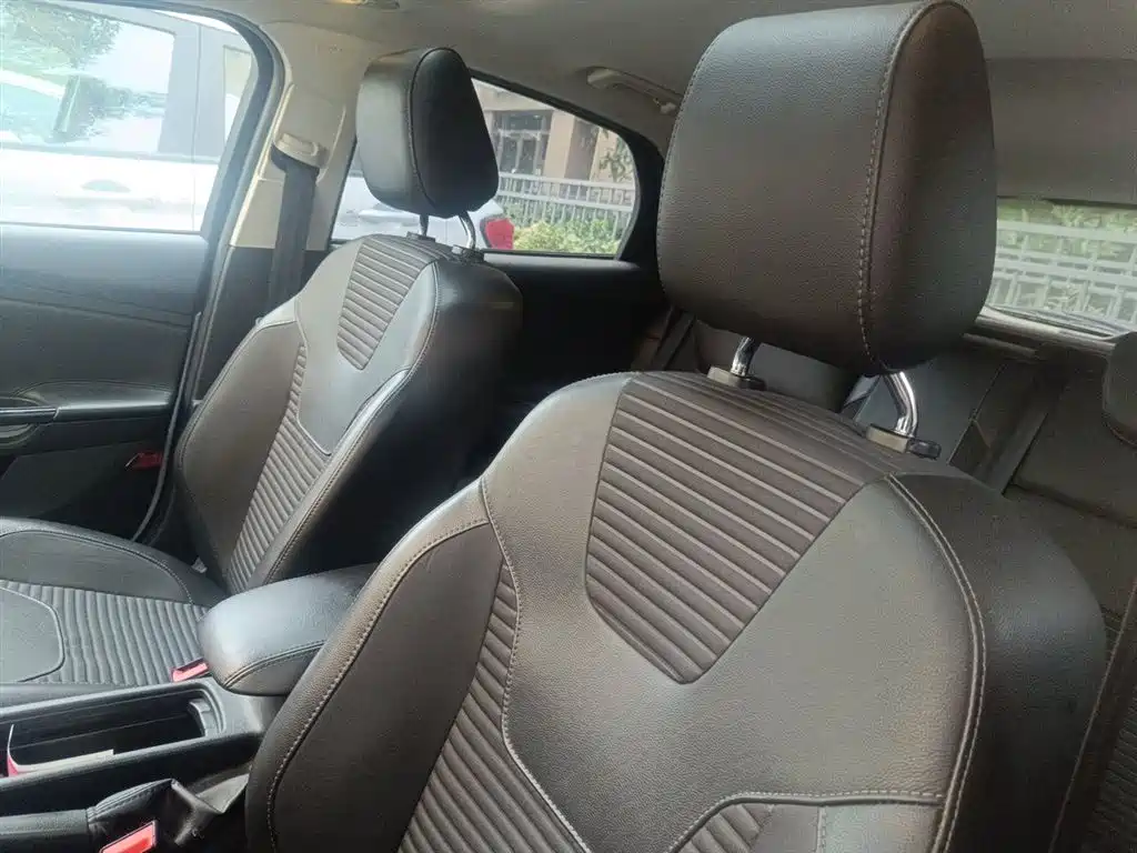 Фото 8 - Ford Focus