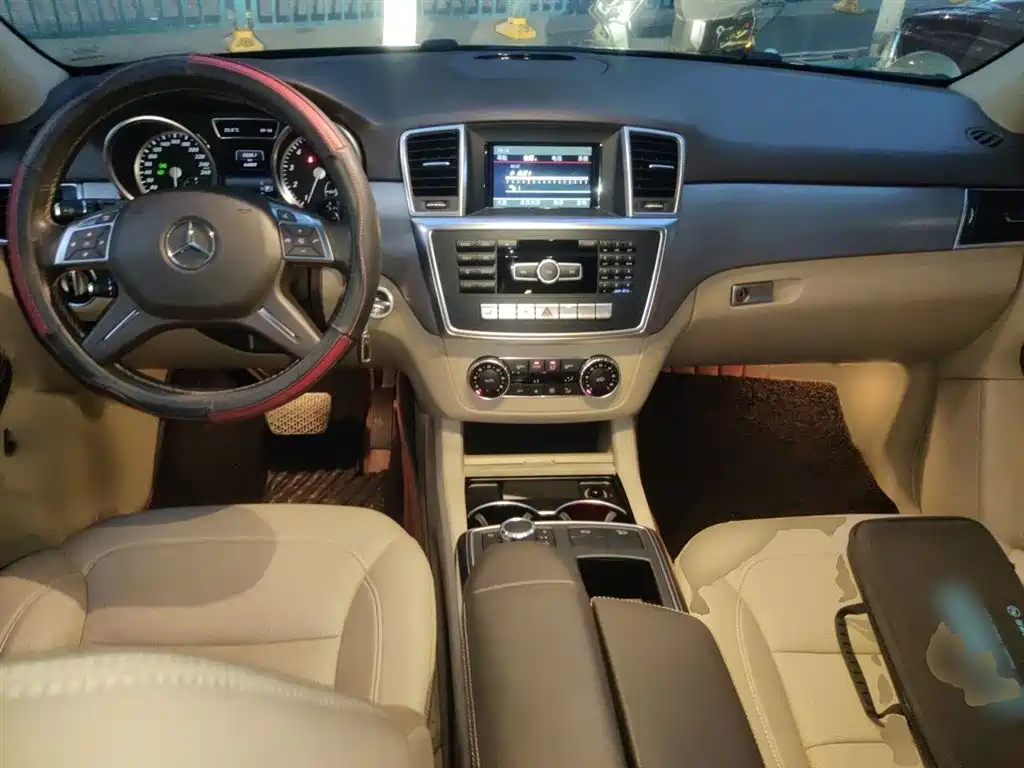 Mercedes-Benz M-Class 2015 ML 320 4MATIC фото 13