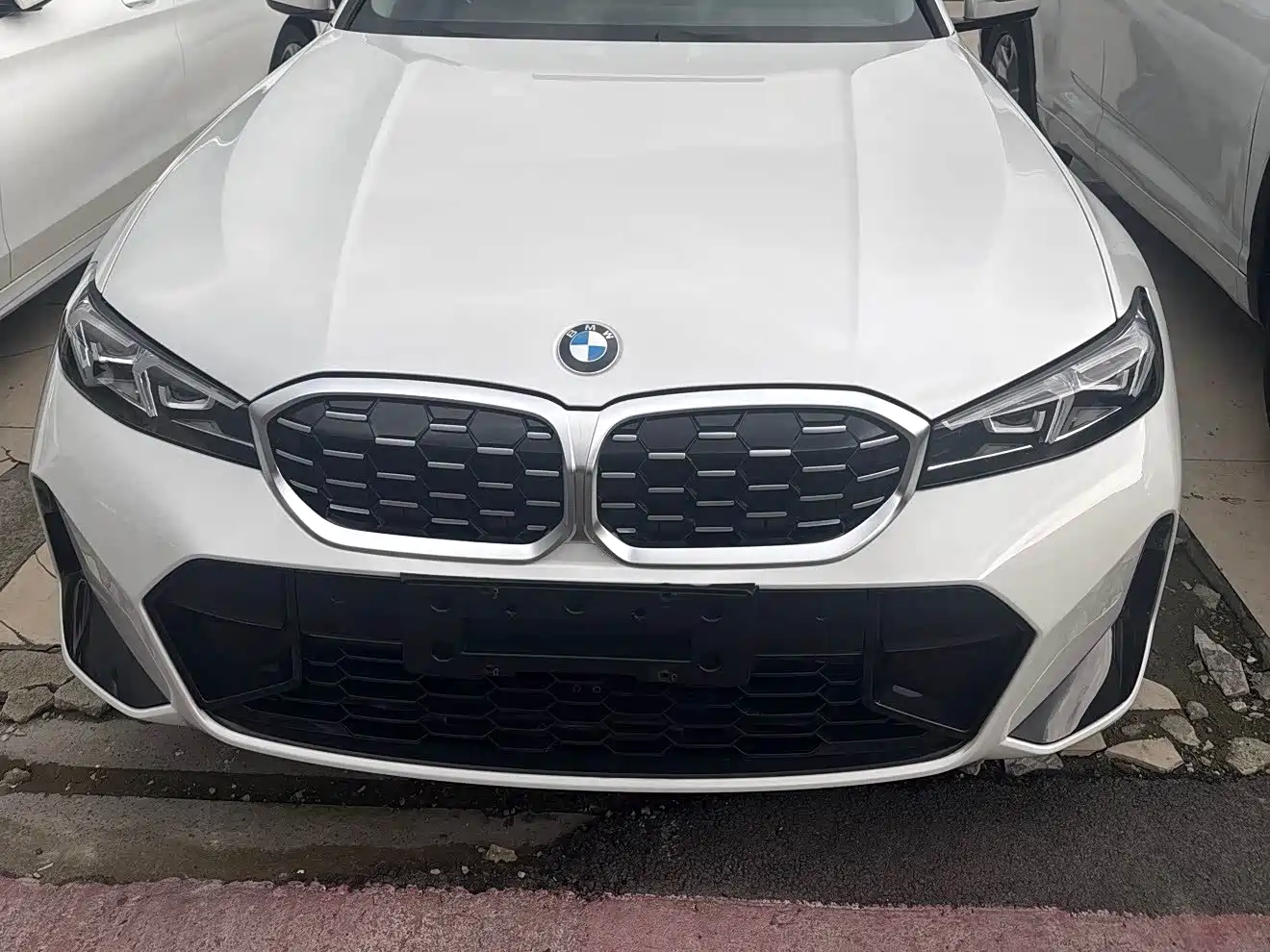 Photo 2 - BMW 3 Series