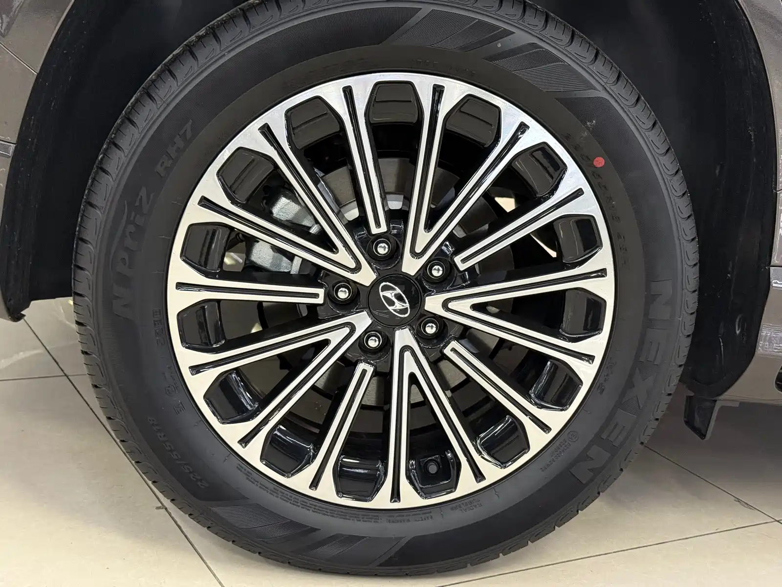 صورة 21 - Hyundai Custo