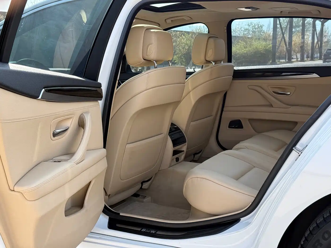 BMW 5 Series 2012 523Li Luxury фото 25