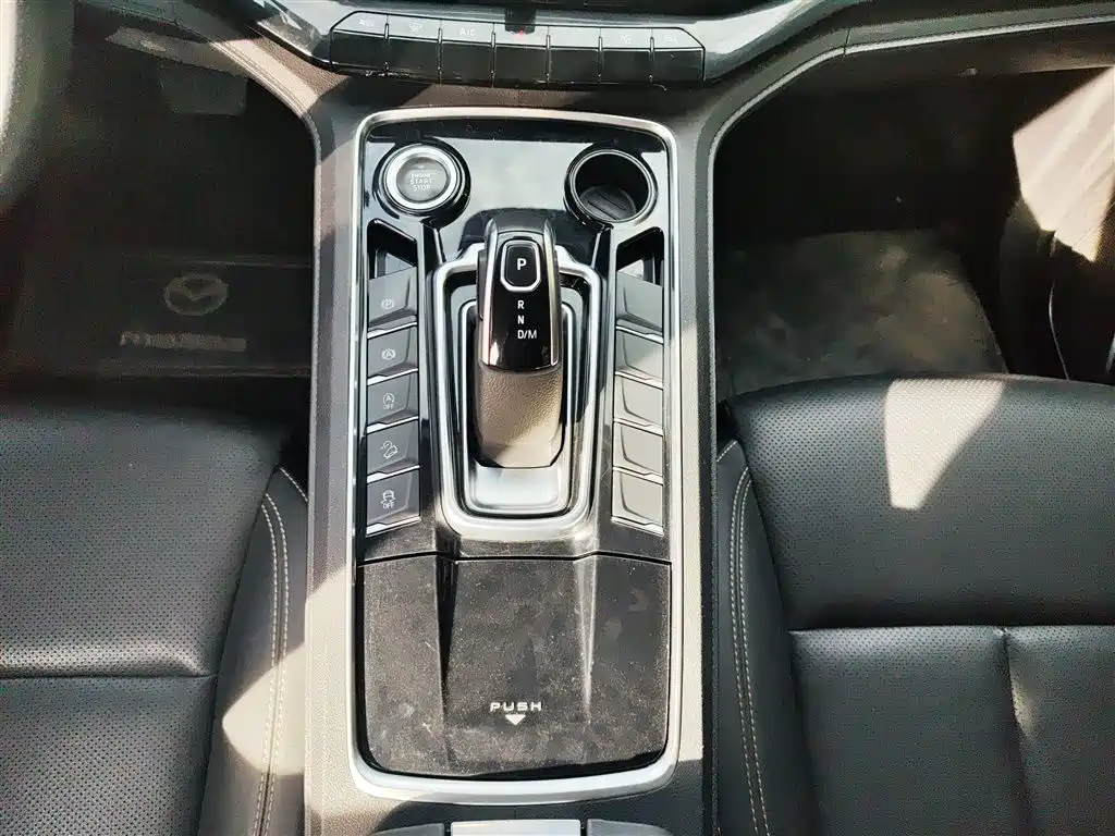 Jiangling Yuhu 9 2021 2019 2.0T Automatic Gasoline 2WD Comfort