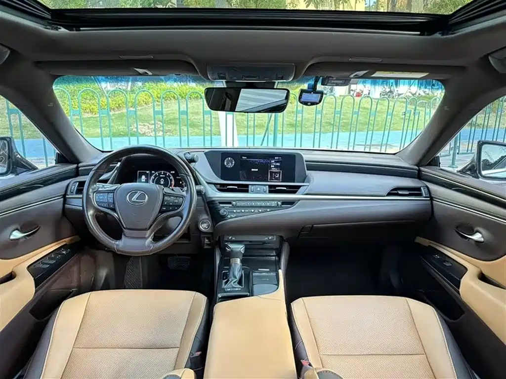 Lexus ES 2020 200 Excellence фото 6