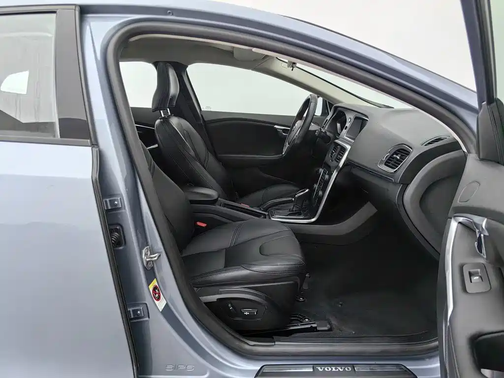 Volvo V40 2019 2019 T3 Momentum