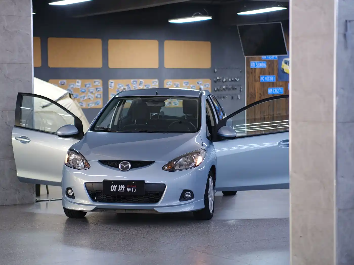 Mazda 2 2011 2011 Xuan Dong 1.5L Auto Luxury Edition