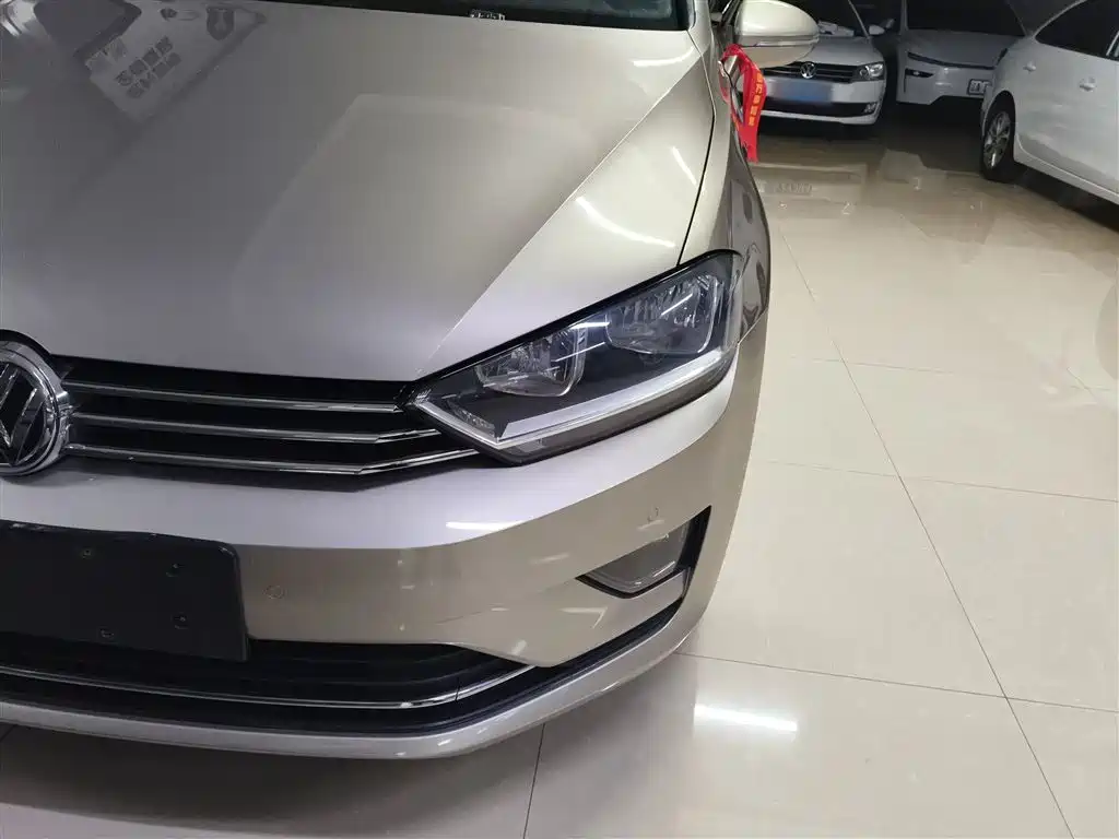 Volkswagen Golf Sportsvan 2016 230TSI Automatic Luxury фото 24