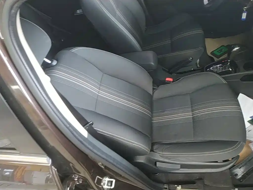 Dongfeng Aeolus Dongfeng Fengshen AX3 2016 2016 1.5L Automatic Premium Cool Edition