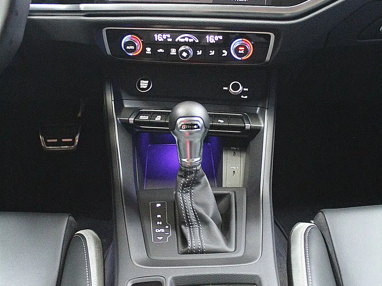 Audi Q3 2024 40 TFSI Fashion Sport фото 10