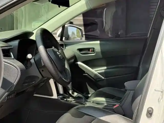 Toyota Corolla Cross 2024 Model 2.0L Pioneer Edition фото 6