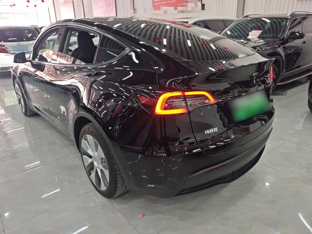 Фото 23 - Tesla Model Y
