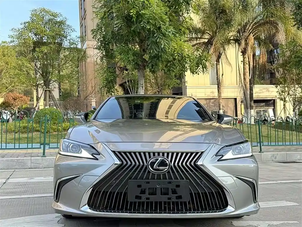 Lexus ES 2020 200 Excellence фото 2