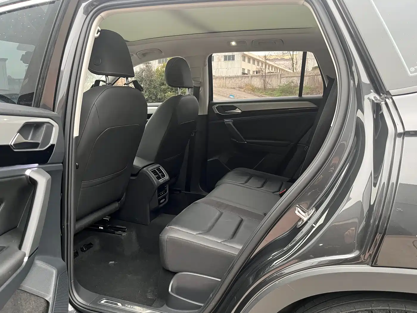 Volkswagen Tayron 2022 280TSI 2WD Luxury Smart Connect Edition фото 6
