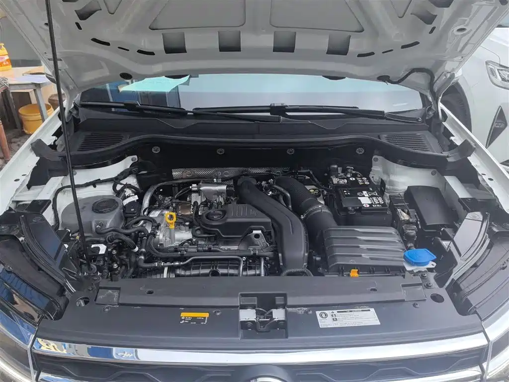 Volkswagen Tharu 2024 300TSI 2WD Full Moon Edition фото 10