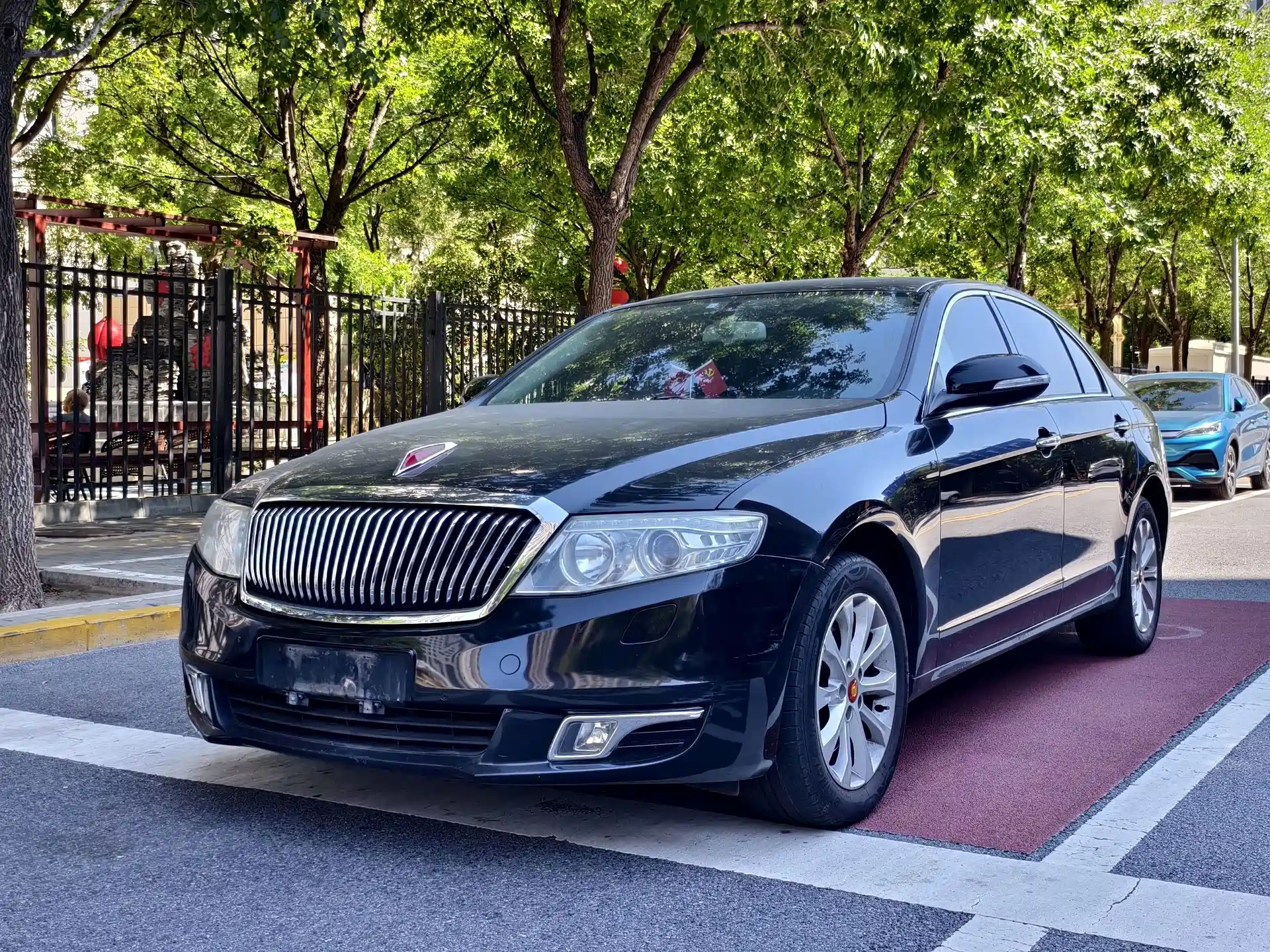 Фото 1 - Hongqi H7