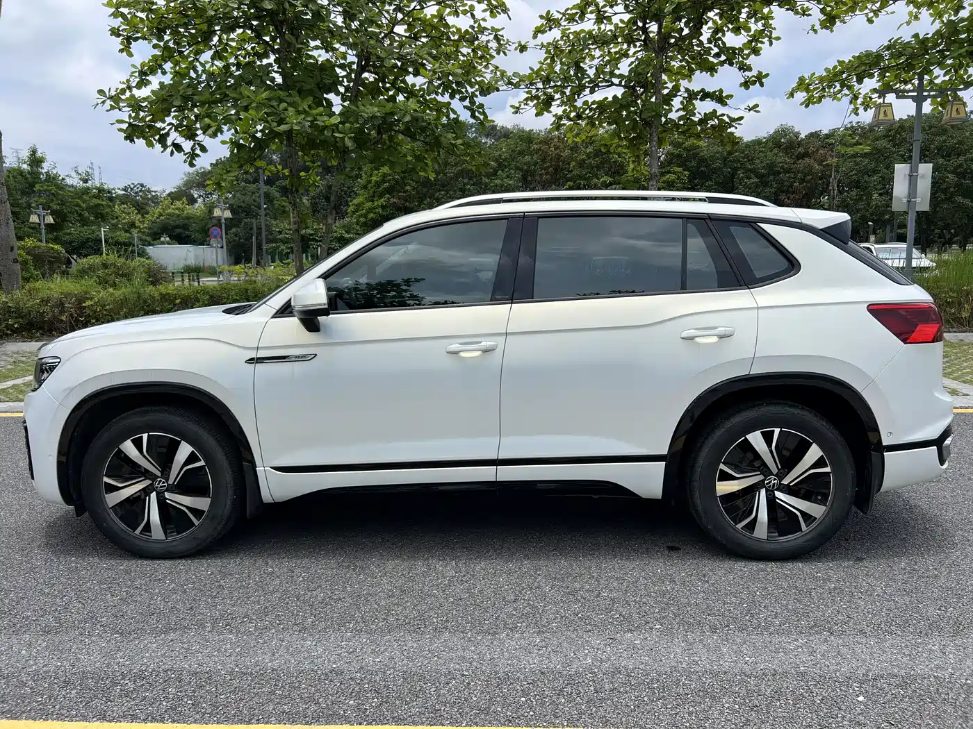 Volkswagen Tayron GTE Plug-in Hybrid 2020 Model 1.4T Luxury фото 8