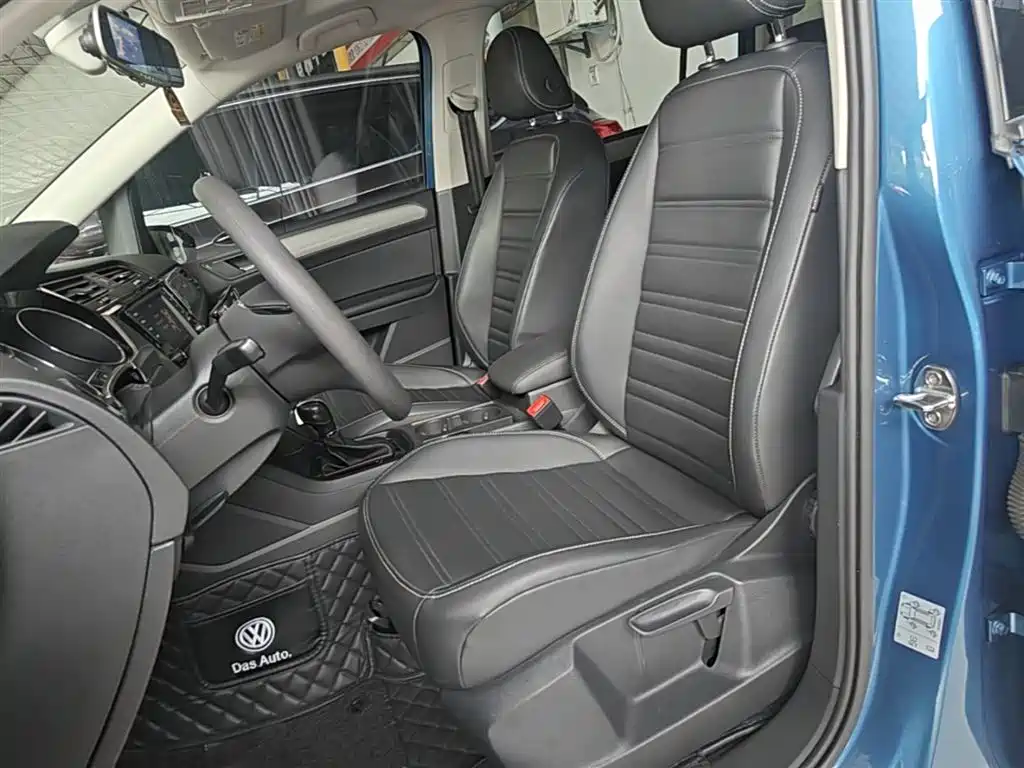Volkswagen Touran 2018 Touran L 280TSI DSG Comfort 7-seater China V фото 15