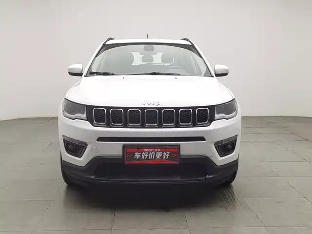 Jeep Compass 2017 200T Automatic Family Edition — фото 3