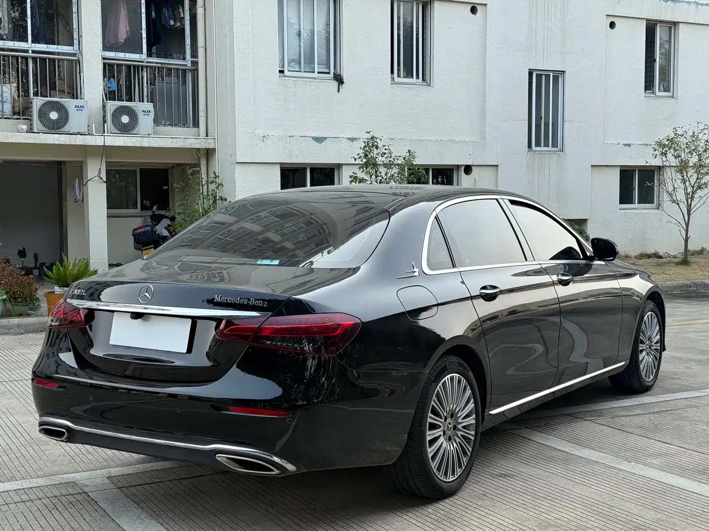 MERCEDES-BENZ E CLASS