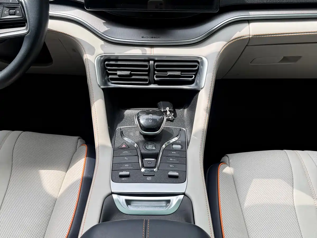 BYD Song PLUS PHEV 2021 DM-i 51KM Honor фото 12