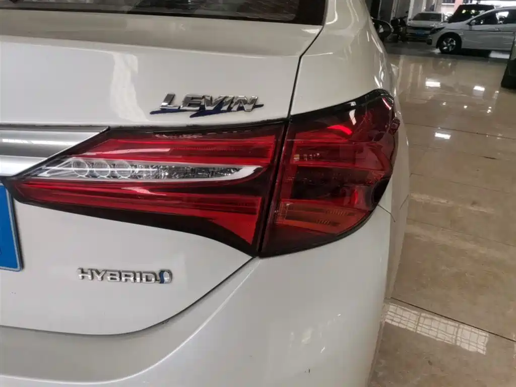 Toyota Levin 2017 Facelift Hybrid 1.8H GS E-CVT Elite Sunroof Edition China V фото 8