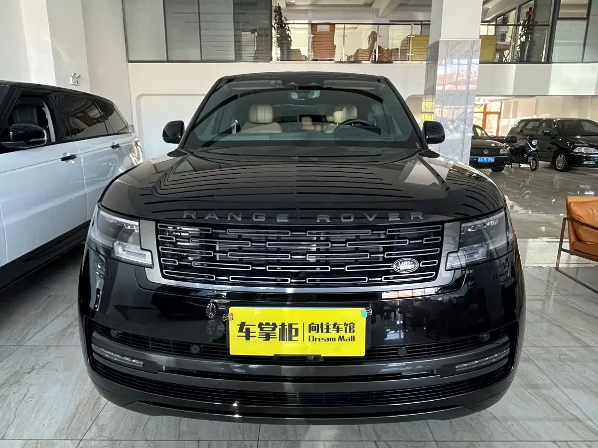 Land Rover Range Rover 2023 3.0 L6 400PS Golden Age 7-Seater Long Wheelbase