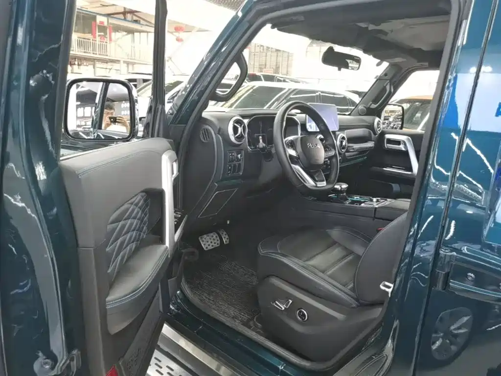 BAIC ORV Beijing Offroad BJ40 2024 2.0T Urban Hunter Glory Edition фото 16
