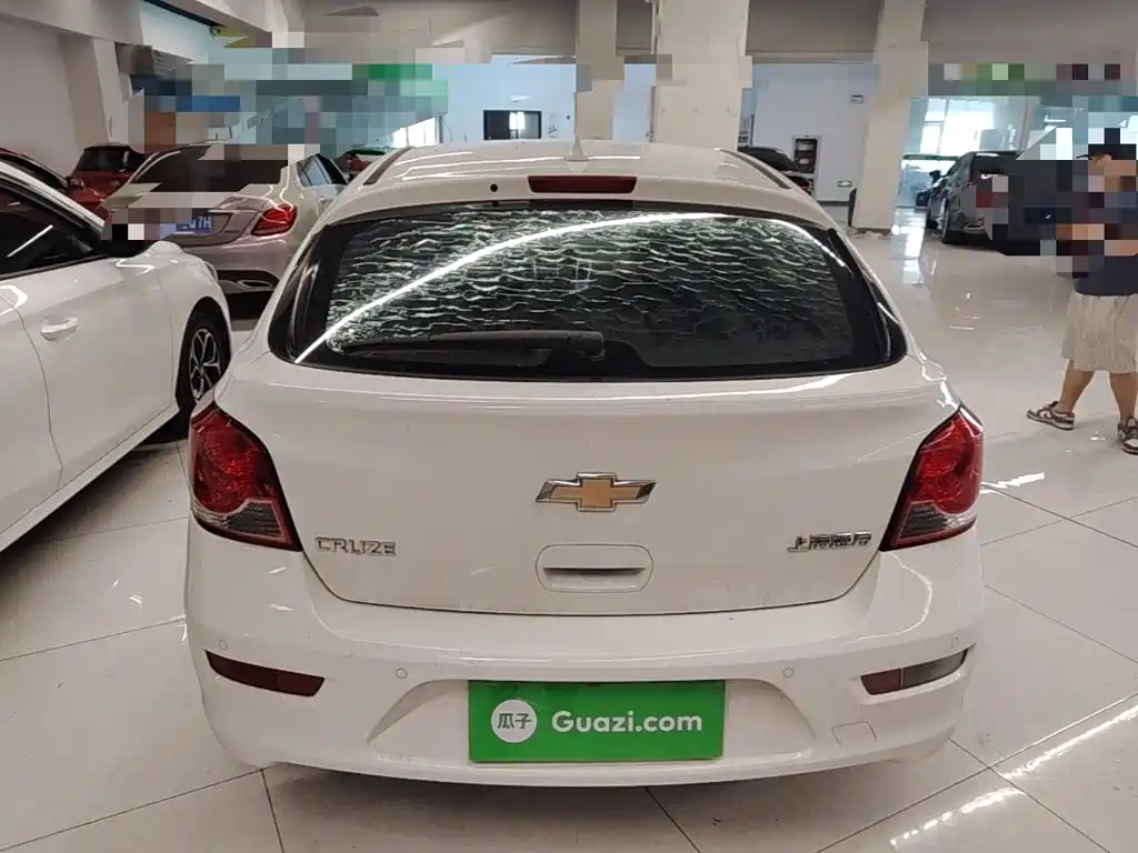 Фото 6 - Chevrolet Cruze