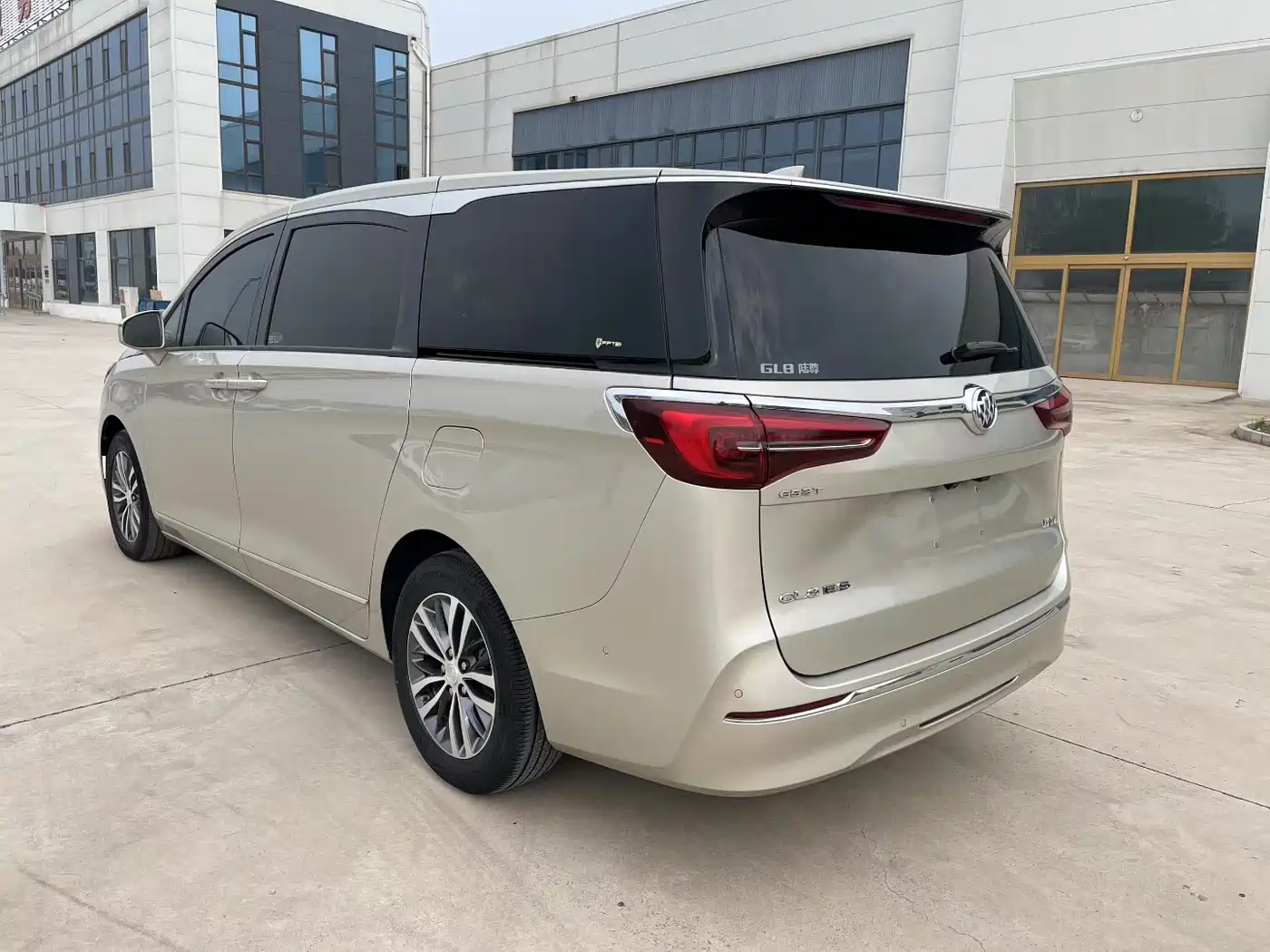 Buick GL8 2021 ES Landlord 653T Premium фото 6