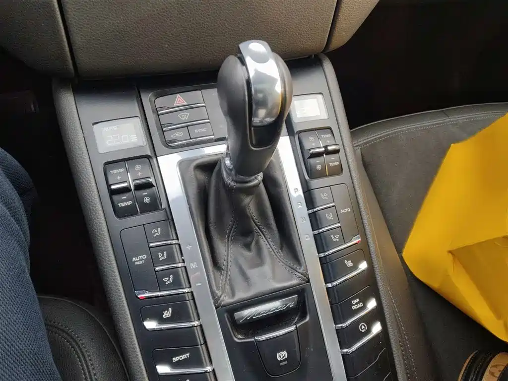 Porsche Macan 2016 Macan 2.0T фото 7