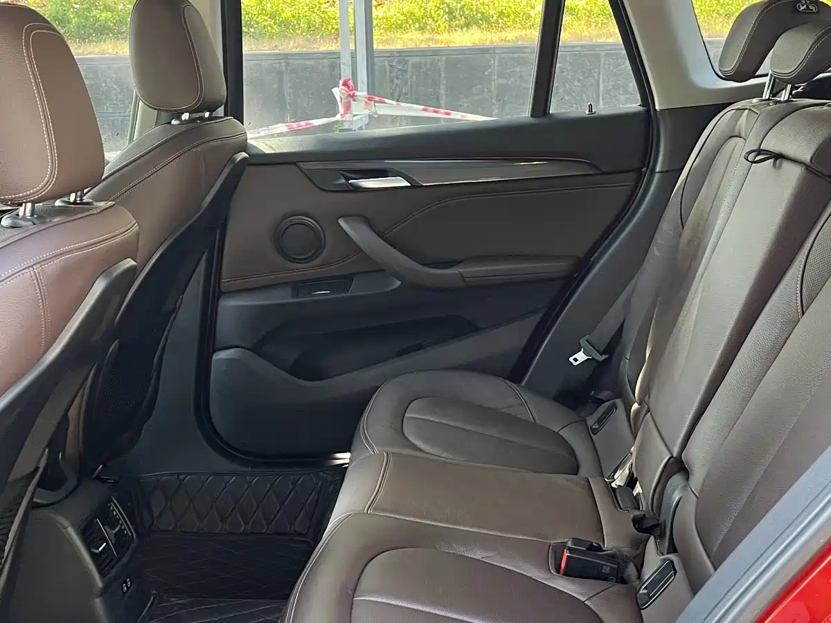 BMW X1 2019 sDrive18Li Premium Model фото 23