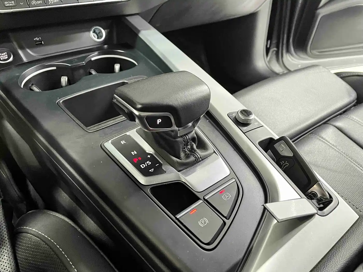 Audi A4L 2022 40 TFSI Fashion Dynamic фото 7