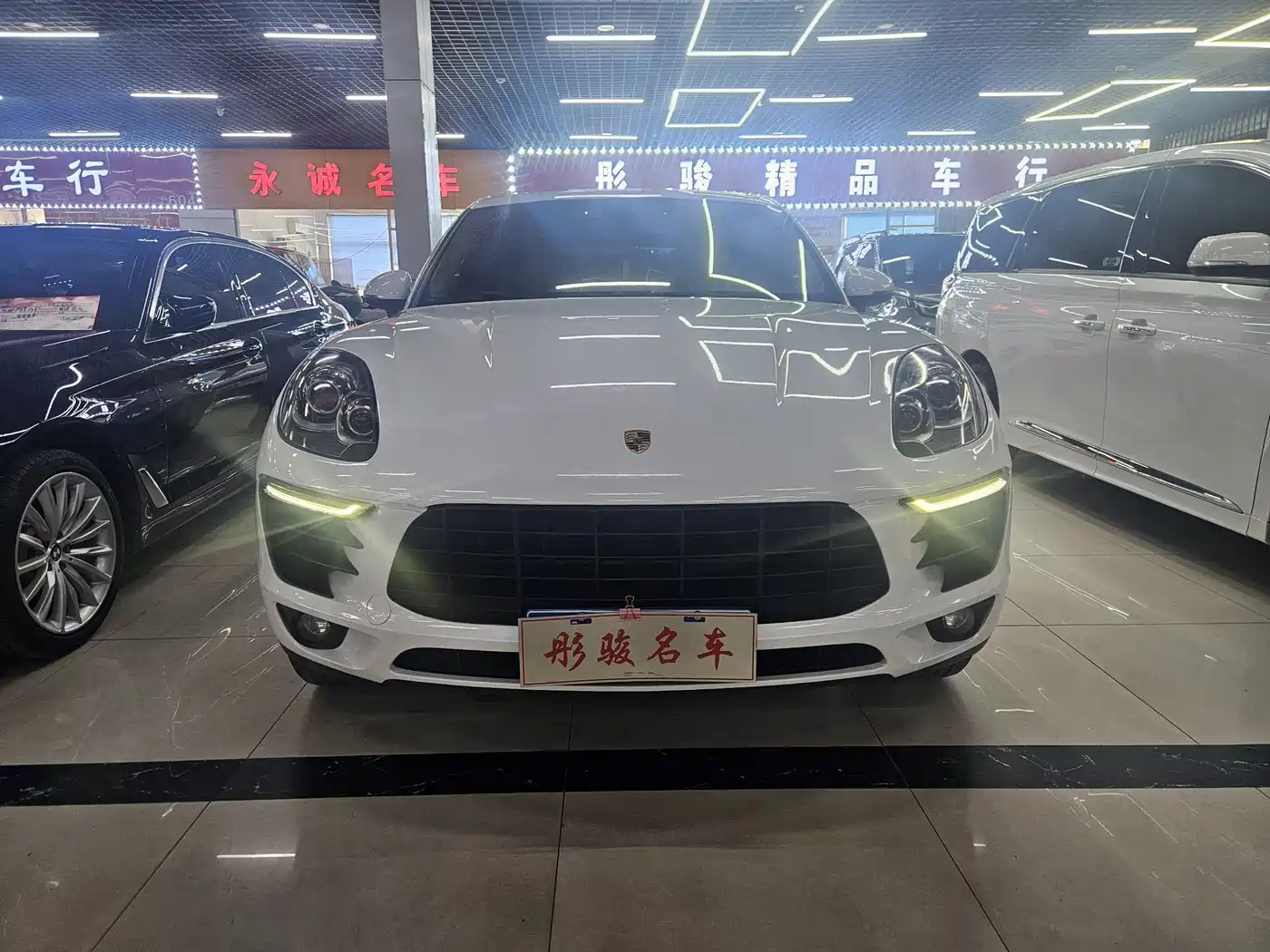 Porsche Macan 2017 Macan 2.0T фото 2