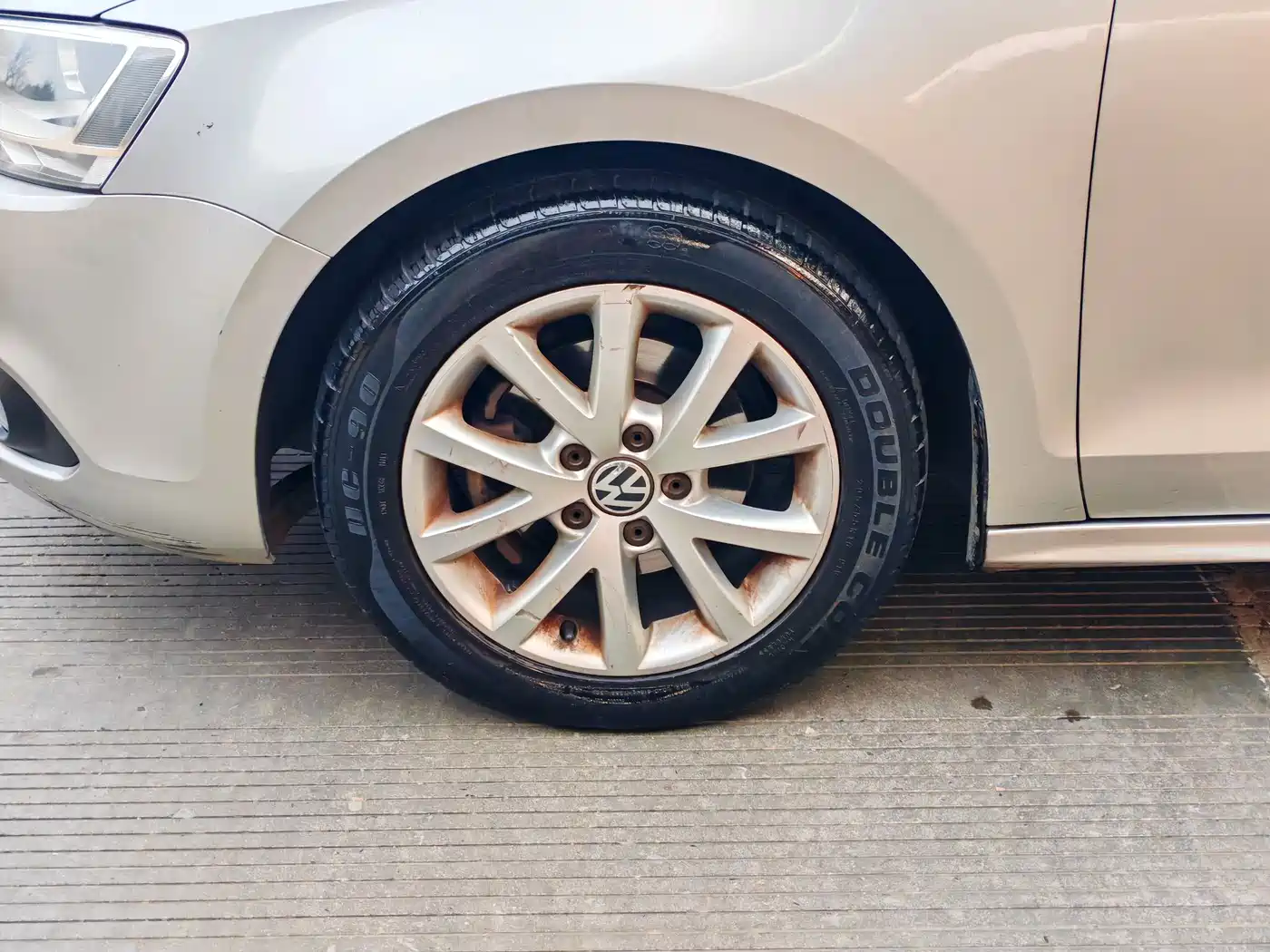 Volkswagen Sagitar 2014 Facelift 1.6L Manual Comfort фото 8