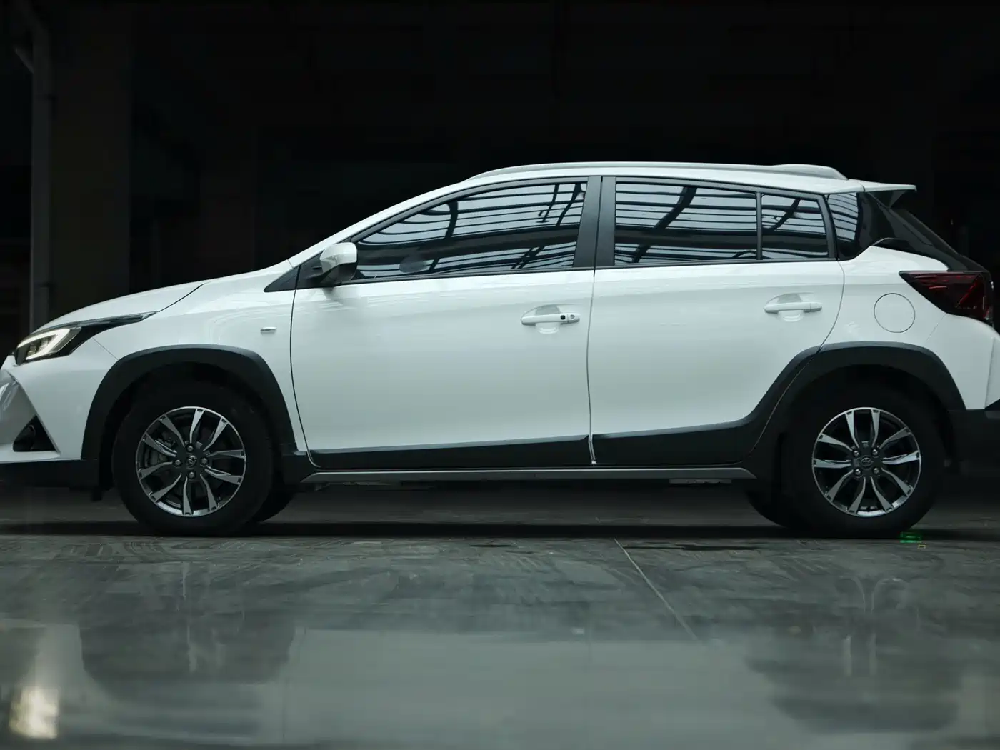 Toyota YARiS L Zhi Xuan 2022 1.5L CVT Luxury PLUS Edition фото 8