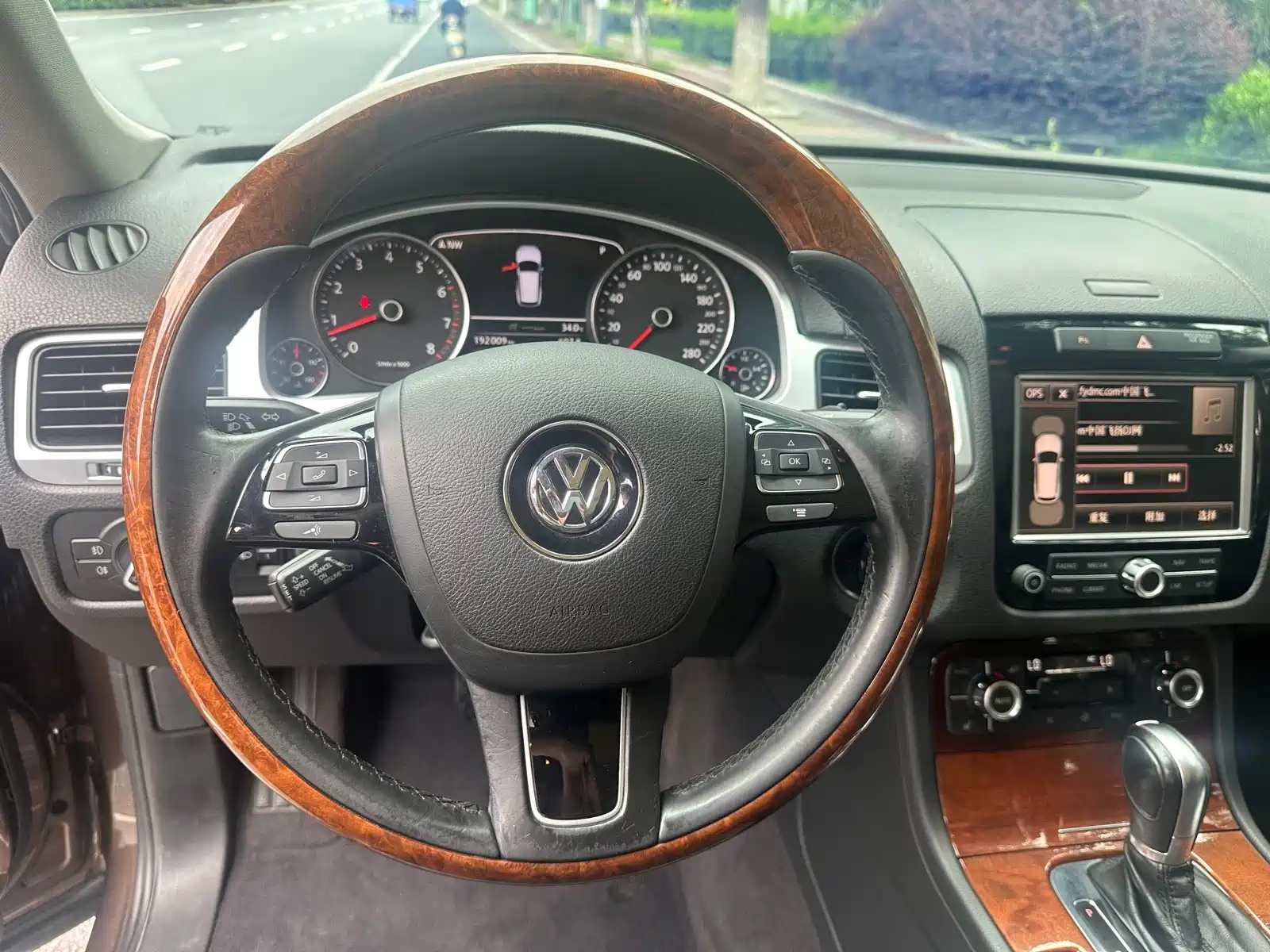 Фото 13 - Volkswagen Touareg