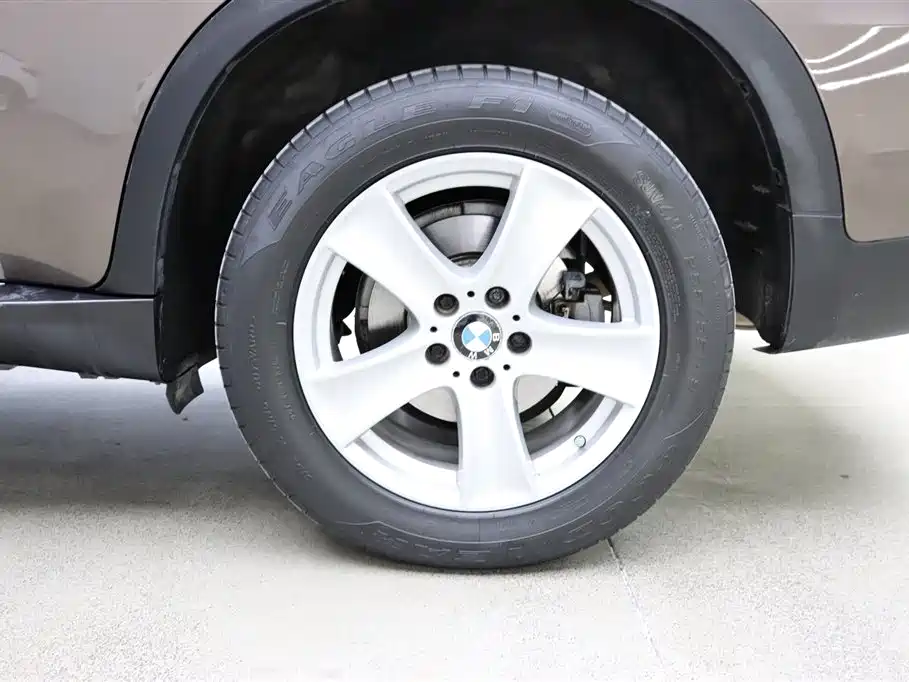 BMW X5 (Import) 2013 xDrive35i Leading фото 32