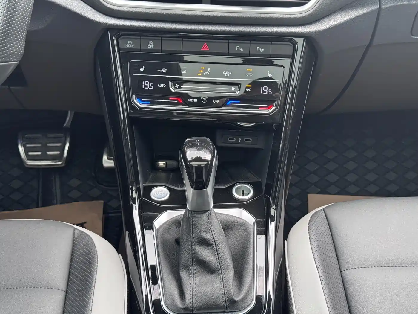 Volkswagen T-ROC 2023 300TSI DSG 2WD Starlight Edition фото 20