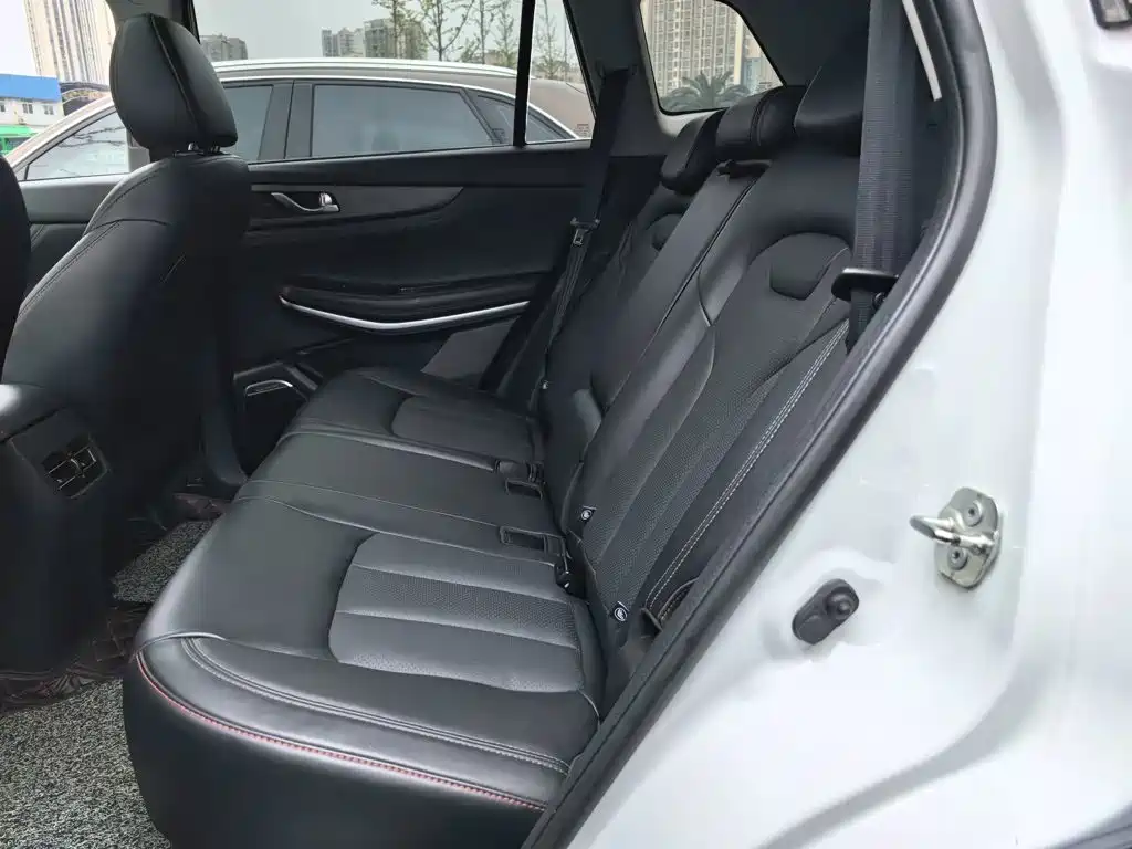 Photo 17 - Changan CS75