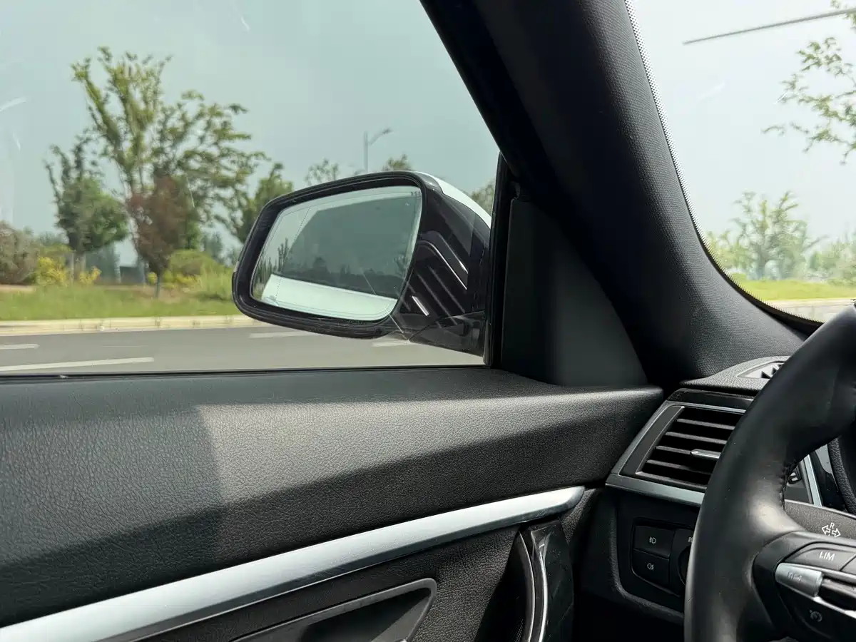BMW 3 Series GT 2020 320i M Sport Package фото 16