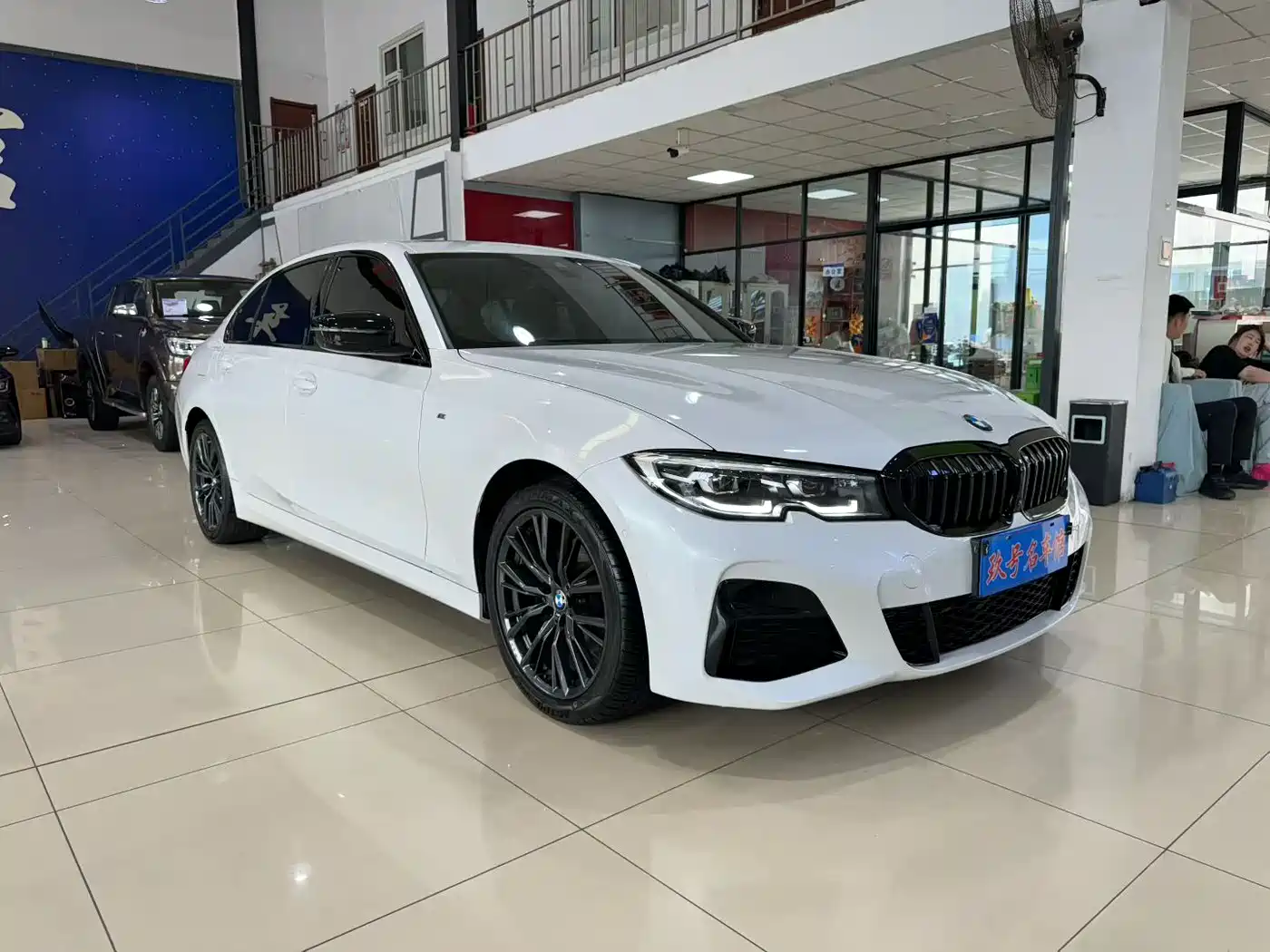 BMW 3 Series 2021 Facelift 325Li M Sport Shadow Edition фото 3