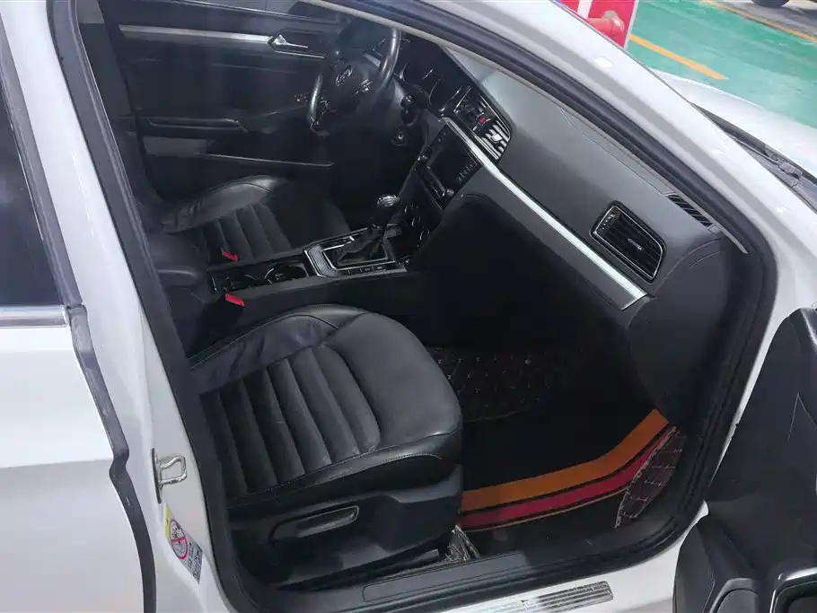 Volkswagen Lamando 2017 280TSI DSG Comfort Edition фото 8