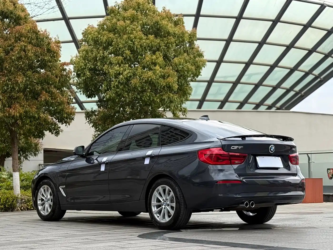 BMW 3 Series GT 2017 320i Fashion фото 9